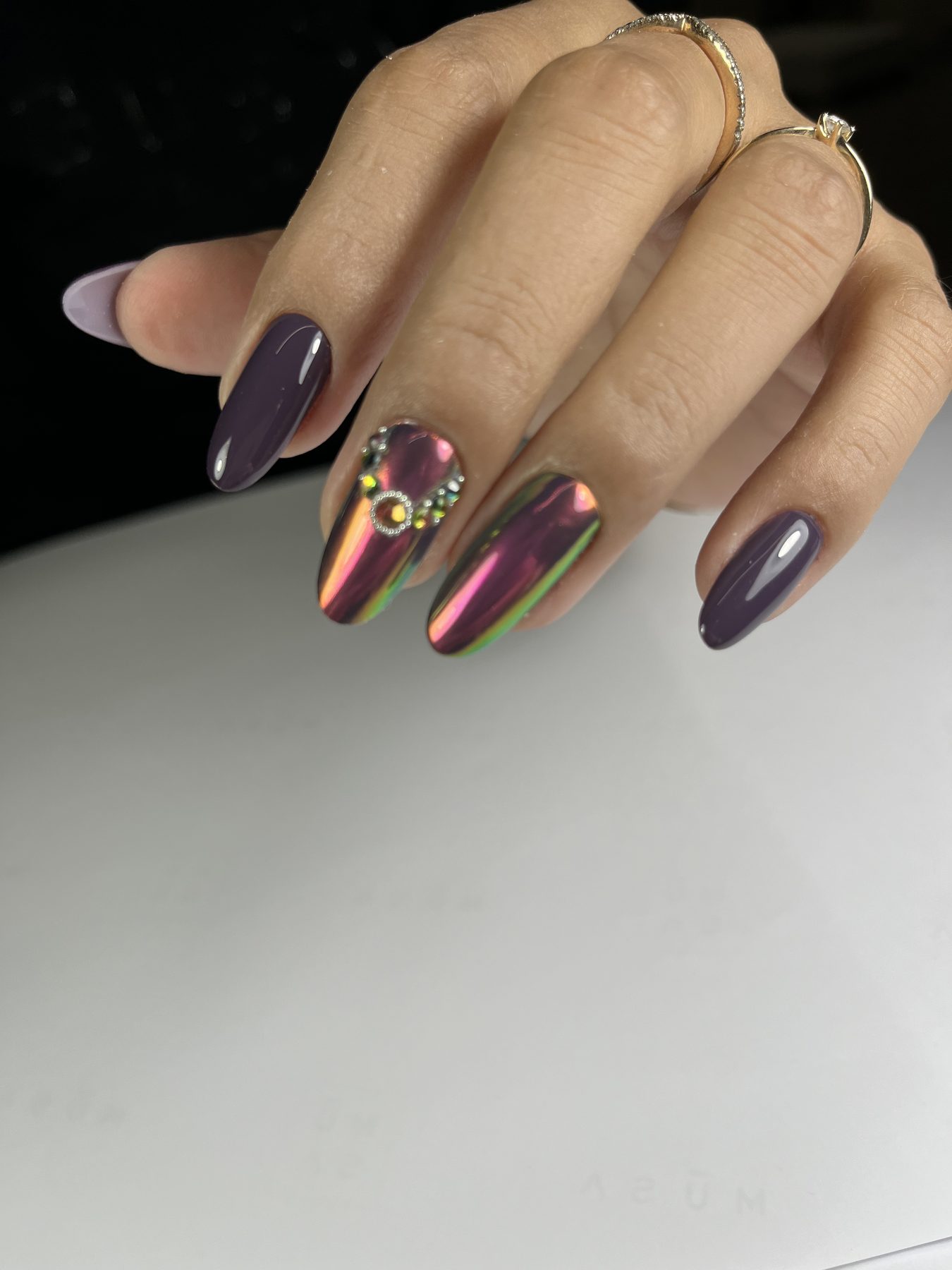 Glitter Nails — opera 1
